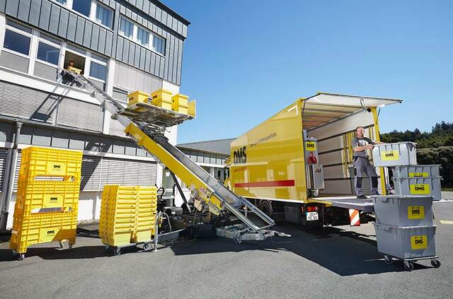 Umzug mit Außenaufzug